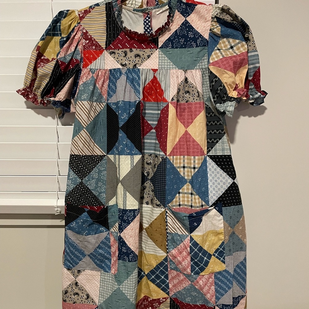 Doen quilted pattern dress. Size medium